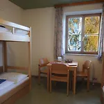 Hostel Junges Zell Am *