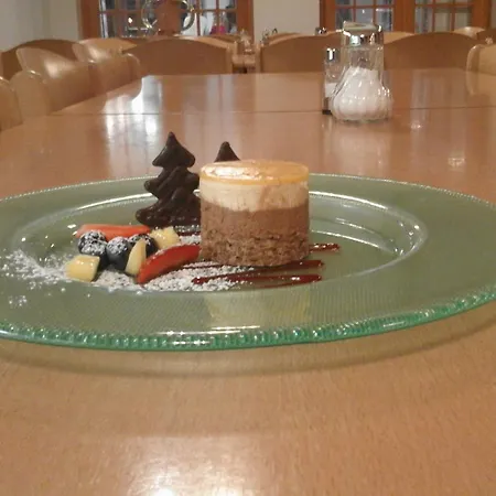 旅馆 滨湖采尔尤格斯酒店