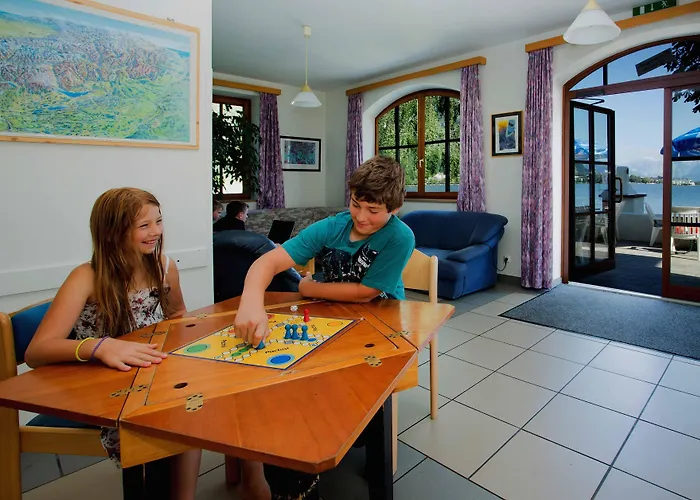 Vandrarhem Junges Zell Am