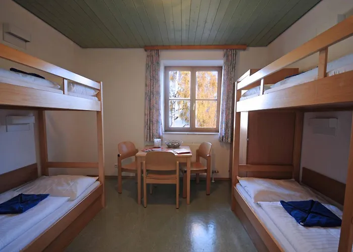 Junges Zell Am Hostel